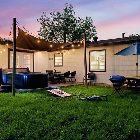 Cozy 3 Bedroom With Hot Tub 2 Min Away From Lackland San Antonio Extérieur photo