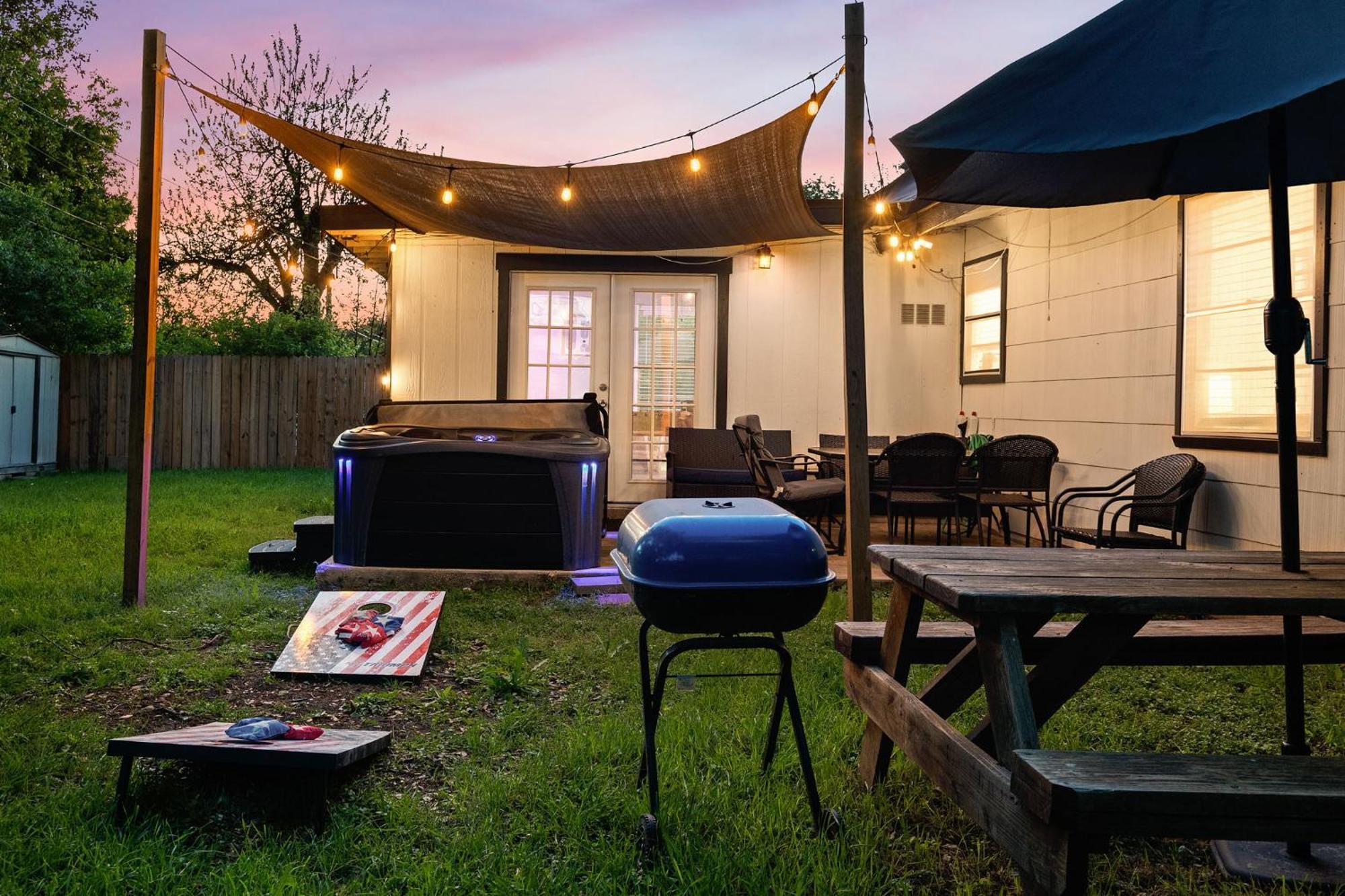Cozy 3 Bedroom With Hot Tub 2 Min Away From Lackland San Antonio Extérieur photo